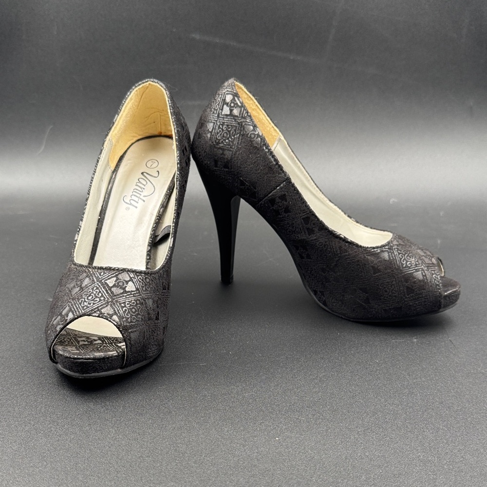 Vanity Elegant Black Peep-Toe Heels